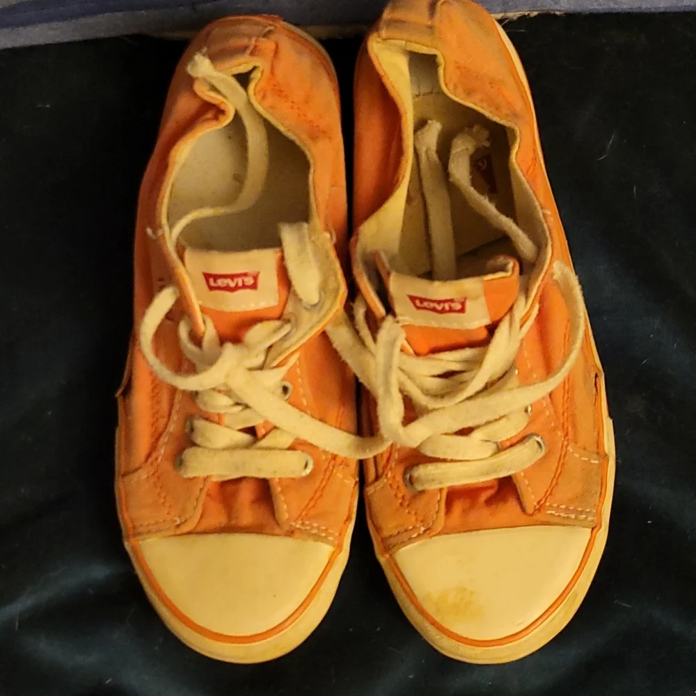 Levi's - Picture 2 of 6